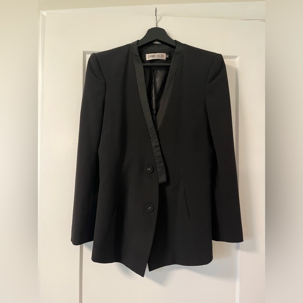 Blazer from Swedish influence Sanne Alexandra x collaboration with Janni Deler